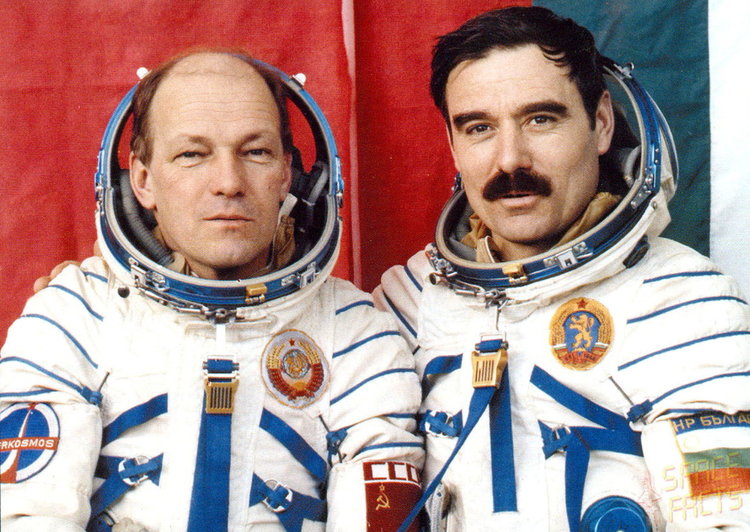  Първият ни космонавт Георги Иванов с инсулт във ВМА 