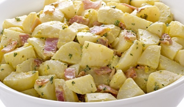 Картофена салата с бекон