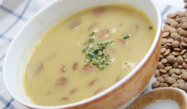 Лукова крем супа с бекон