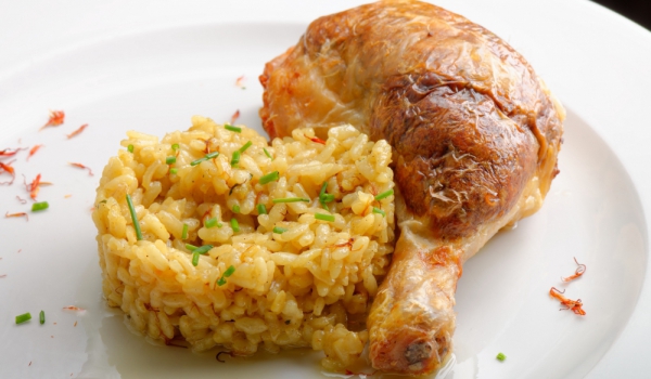 Пиле с ориз и куркума