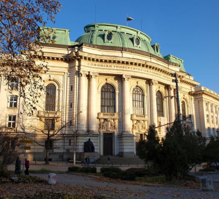 Dnes E Izpitt Po Anglijski Ezik V Sofijskiya Universitet Klub Z