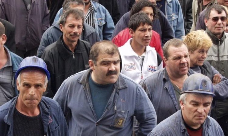 След 60 часа под земята миньорите си взеха заплатите