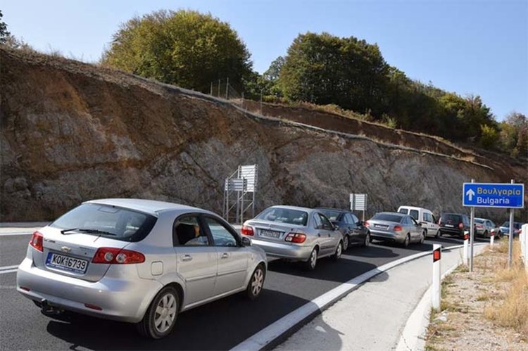 Опашки от коли на Маказа и през октомври