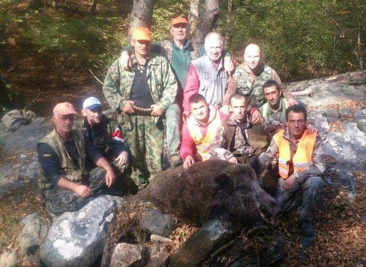 Авджия от Бойно повали 200-килограмов глиган