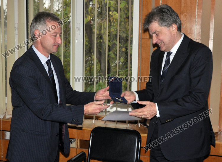 Отличиха д-р Василев с приз „Лекар на годината“