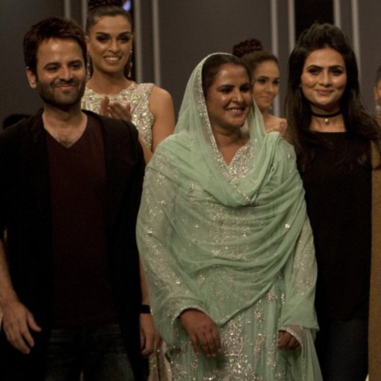 Жертва на групово изнасилване се преобрази в модел