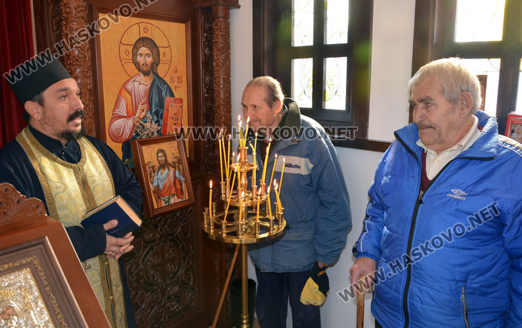 Водосвет за Света Анна край едноименния параклис на „Кенана“