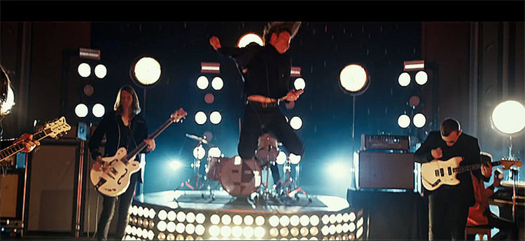 Cage The Elephant - "Cold Cold Cold" (видео)