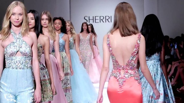 Абитуриентски феерични рокли Sherri Hill 2017 - седмица на модата в Ню Йорк (видео)