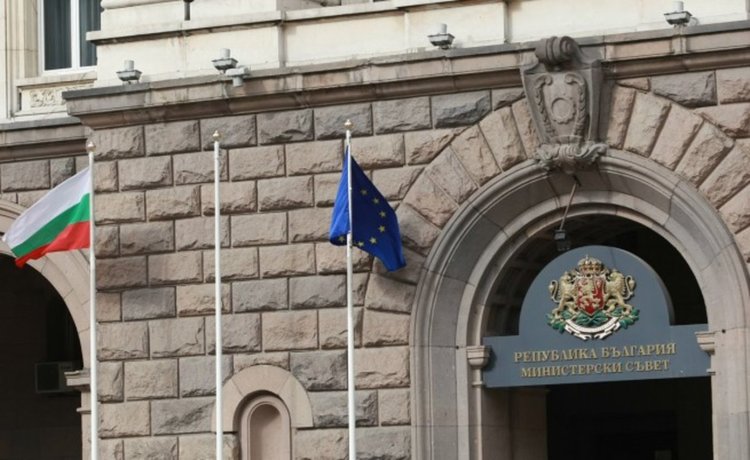 Служебният кабинет се отчита, новият се сформира