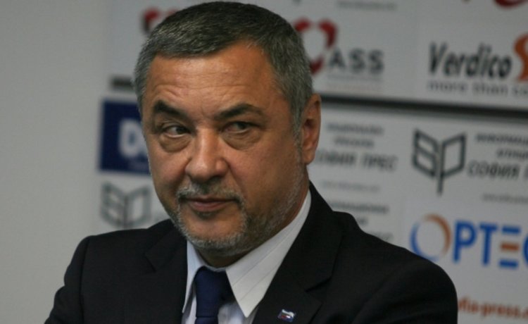 Караниколов човек на Пеевски? А вие сигурни ли сте, че Нова тв не е на Бойко Борисов