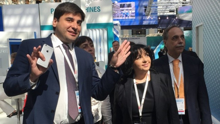 Петкова обсъди с "Росатом" реализацията на оборудването на АЕЦ "Белене"