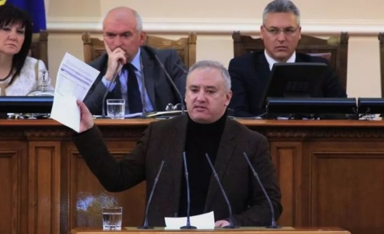 От БСП: Ремонтът на НДК се превръща в пълен абсурд