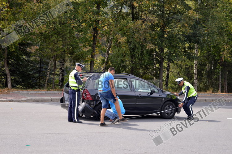 Заради висока скорост двама пострадаха при жесток сблъсък в центъра на Смолян 