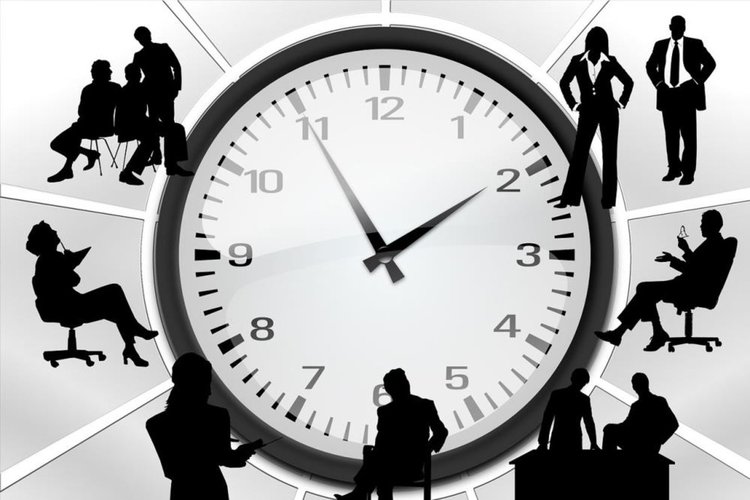Кой колко часа работи в Европа?