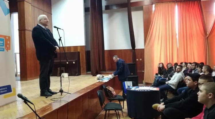 Златаровци посрещнаха евродепутата Светослав Малинов