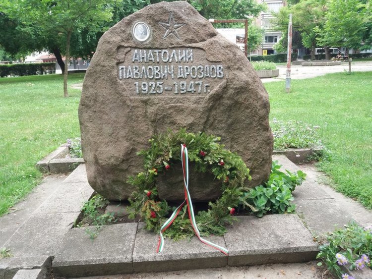Няма заявено намерение да бъдат бутани паметници