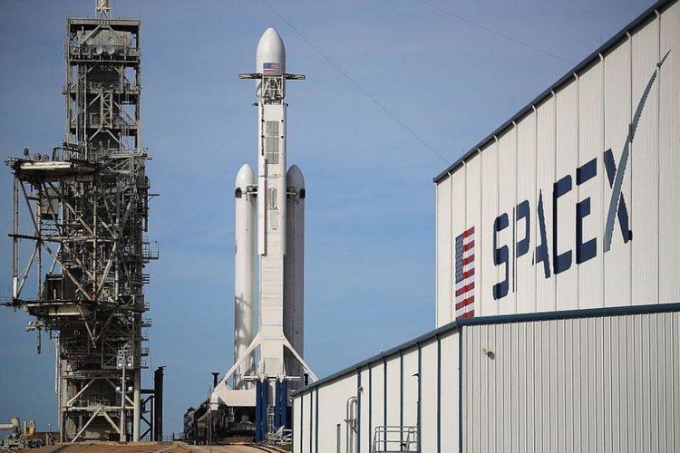 SpaceX стартира за втори път новата си ракета