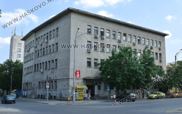 Кражба на електронни подписи и унищожени ваксини през отворен прозорец на 1-ва поликлиника