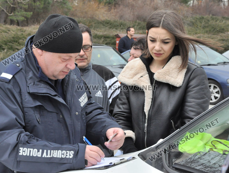 Протестното автошествие потегли с полицейски протоколи за предупреждение