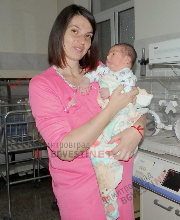 Рекорд в димитровградското АГО – роди се бебе 5,3 кг