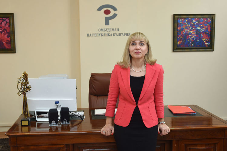 Омбудсманът Диана Ковачева с приемна  в гр. Кърджали, среща се с протестиращи заради пътя Ардино – Кърджали