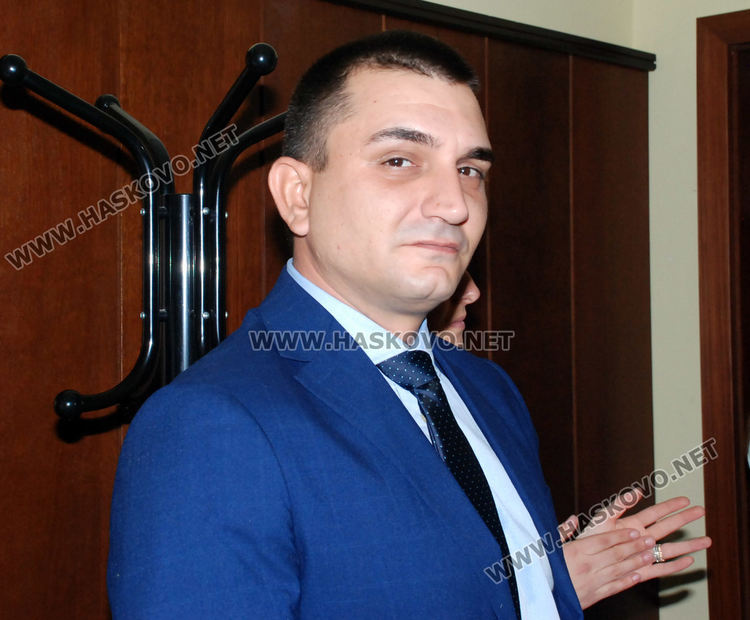 Пламен Лечев отново шеф на правния отдел и секретар на общината, Дора Димитрова - на ГРАО