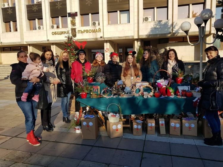 Гимназисти помагат на клуба по бадминтон
