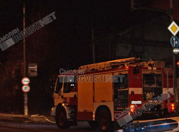 Горя непочистен комин на жилищна кооперация в Смолян 