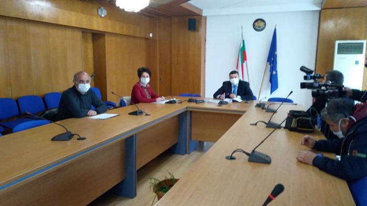 В Смолянско 13 души са излекувани от коронавирус, 66-годишната жена в ОАИЛ вече е с отрицателен тест за вируса