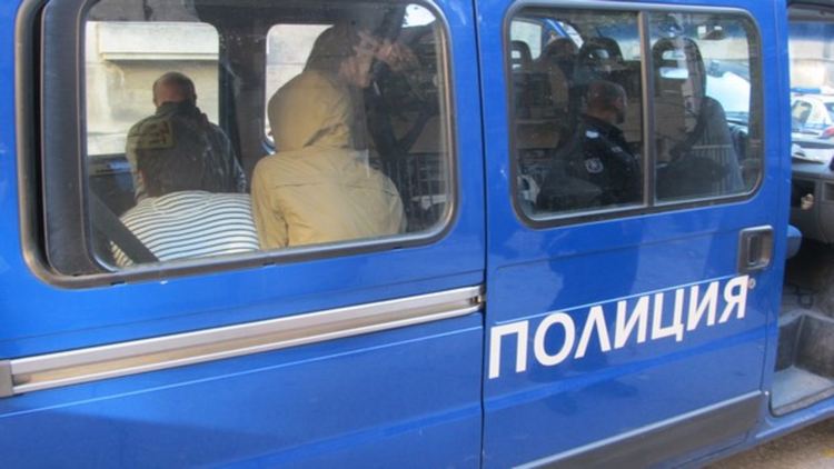 Задържаха трафиканти на афганистанци и сирийци