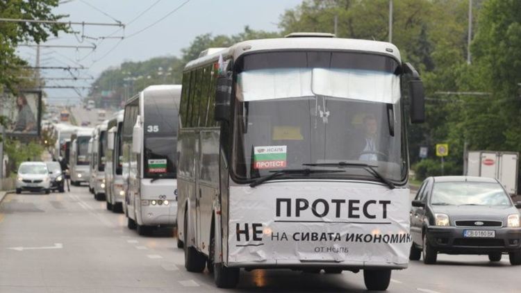 Протестиращи превозвачи блокират центъра на София