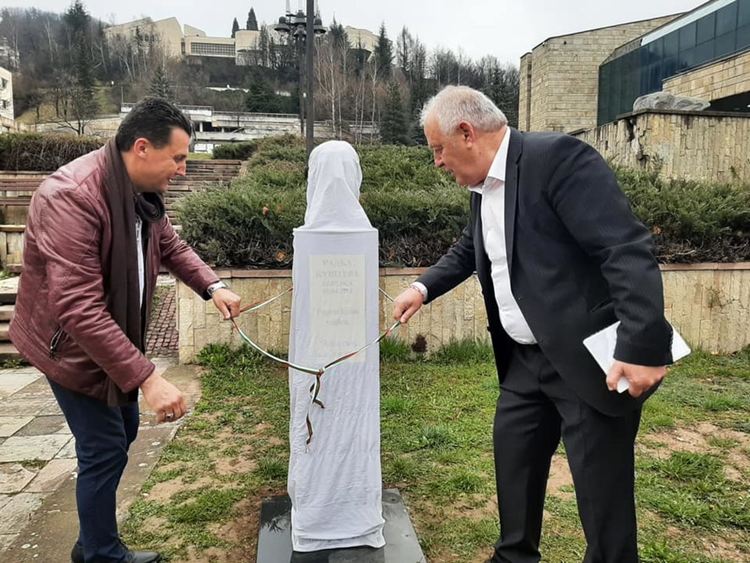 ОТКРИХА ПАМЕТНИКА НА „ РОДОПСКИЯ СЛАВЕЙ“ РАДКА КУШЛЕВА