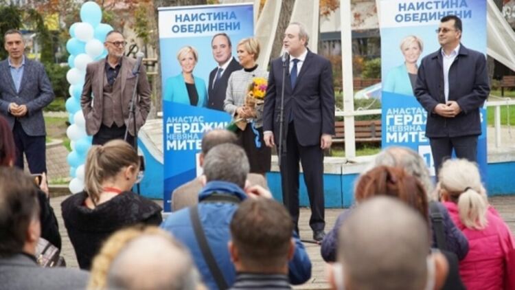 Проф. Анастас Герджиков призова Румен Радев на дебат в Хасково