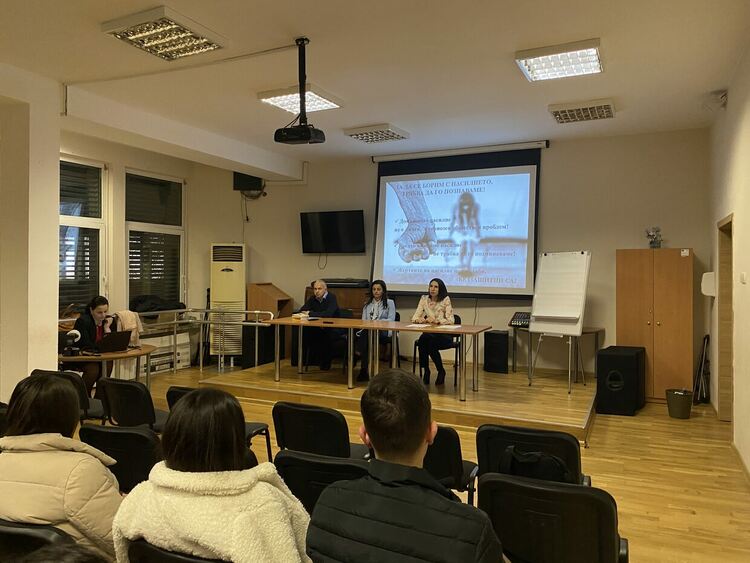 Прокурори с открит урок пред ученици от Езиковата