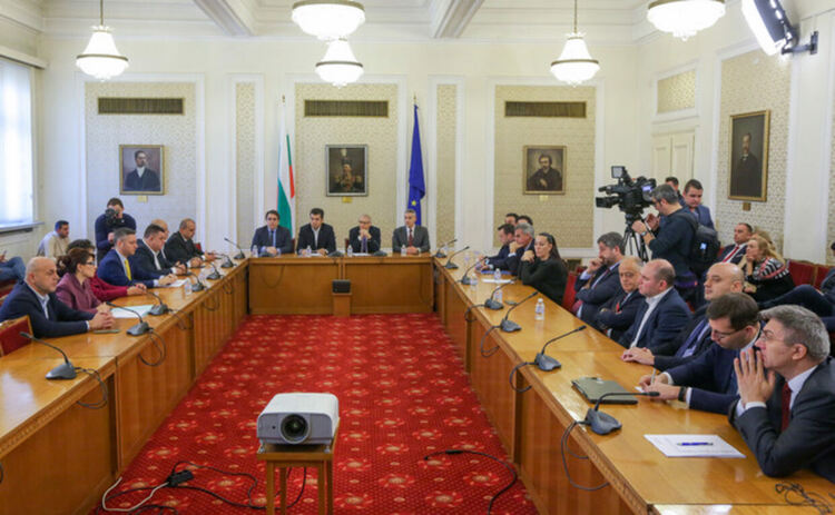 „БСП за България“, „Демократична България“ и „Български възход“ ще участват в по-нататъшни разговори с Денков