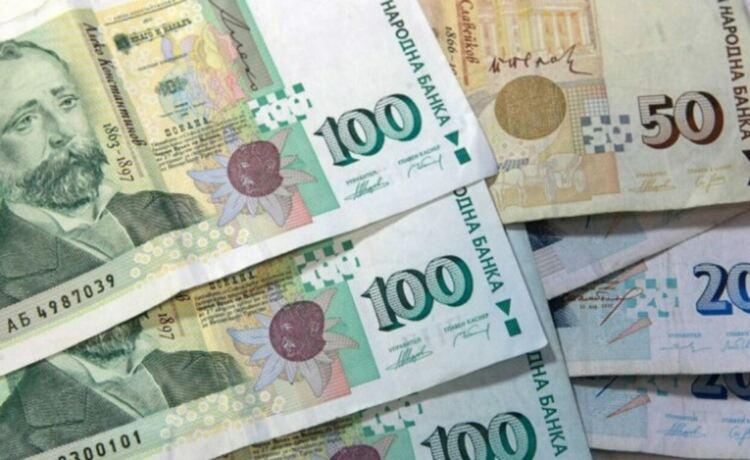 Окончателно: Минималната заплата 50% от средната, но не сега