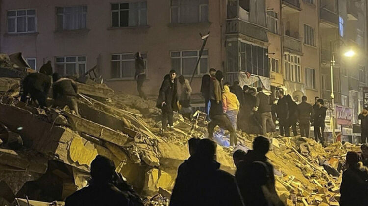 Десет страни от ЕС вече изпратиха помощ в Турция