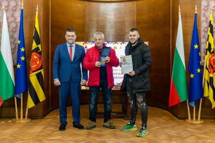 Официално наградеха сурвакарските и кукерските групи, отличени на XXIX Международен фестивал на маскарадните игри „Сурва“ 2023