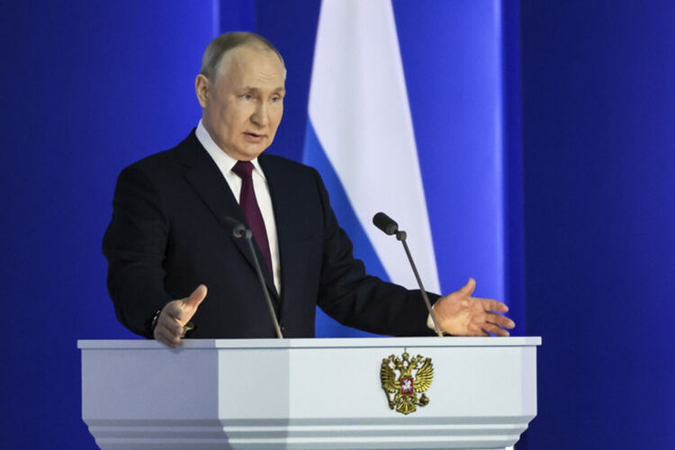 Русия излиза от договора за ядрените оръжия, Путин иска нови 