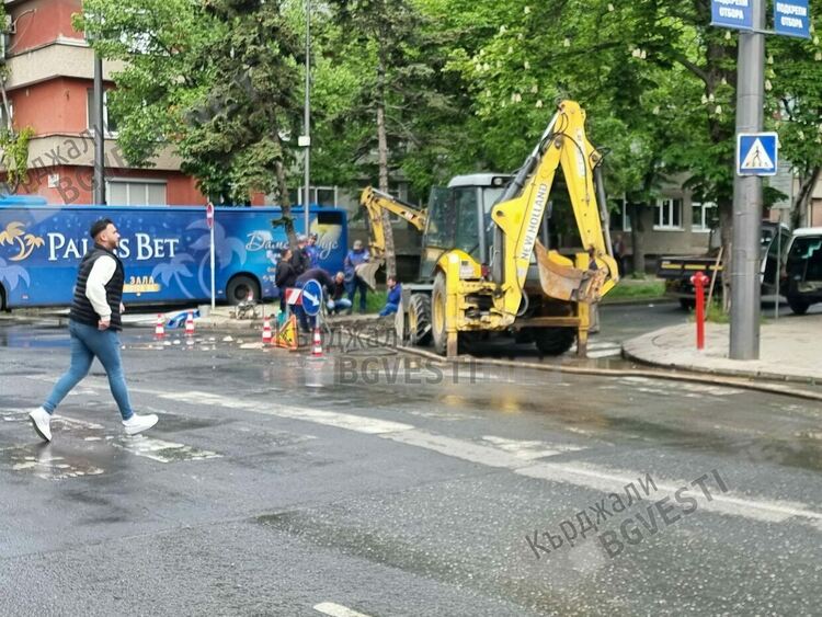 ВиК авария затвори част от ул.„Сан Стефано“ 