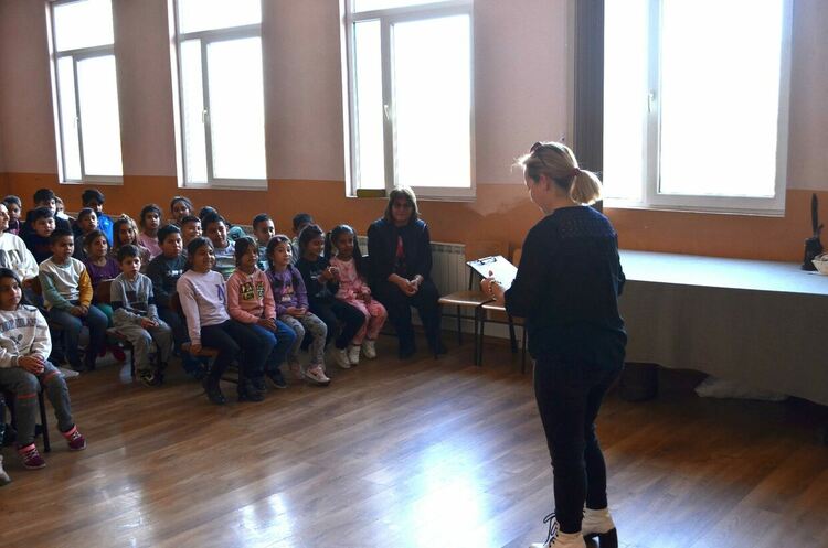 Библиотека и училище съвместно отбелязаха Деня на християнското семейство