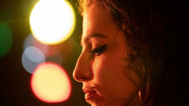 Ейми Уайнхаус между музиката и любовта