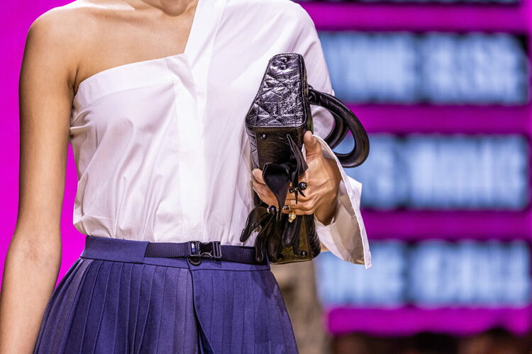 Грозната истина за луксозните Dior чанти