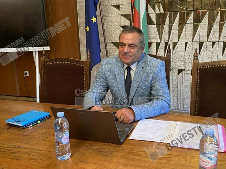 Председателят на ОбС Димитър Кацаров: Не съм и няма да взема нито лев командировъчни
