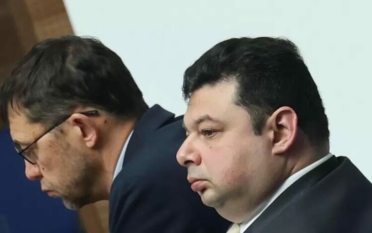 Управляващите отбелязаха нова победа с назначение в КС