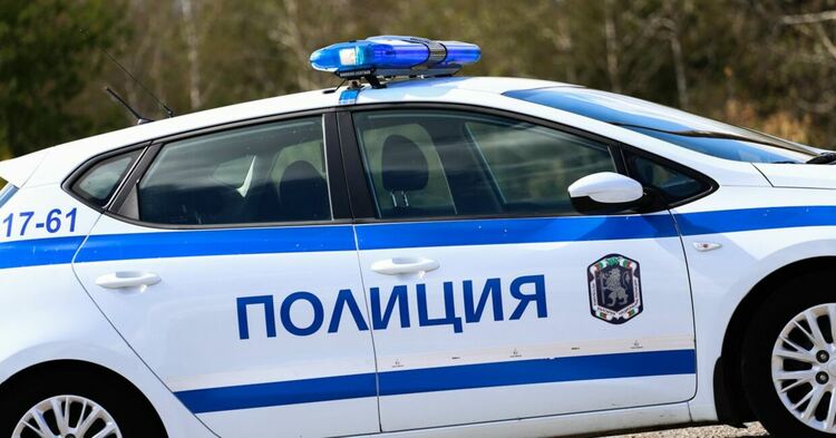Полицията в Перник изяснява причините, довели до побой над трима мъже, съобщиха от Областната дирекция на МВР