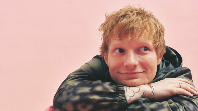 Ed Sheeran издаде „Play (Super Deluxe Edition)“ с 14 бонус парчета