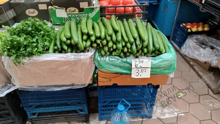 Краставиците на Пазара на производителите станаха непродаваеми,“Кауфланд“ ги „убива“ с промоция