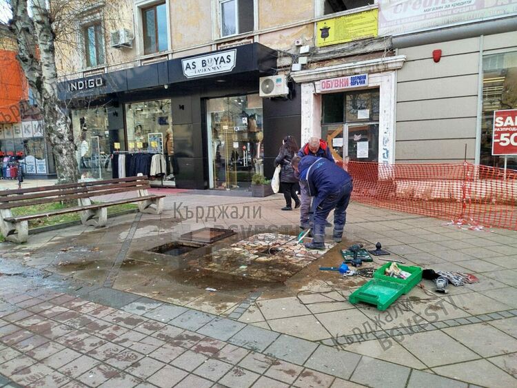 Ремонтират чешма в центъра на Кърджали след наш сигнал